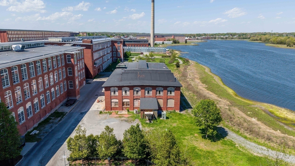 194 R Riverside Avenue New Bedford, MA 02746 - Photo 7 of 29