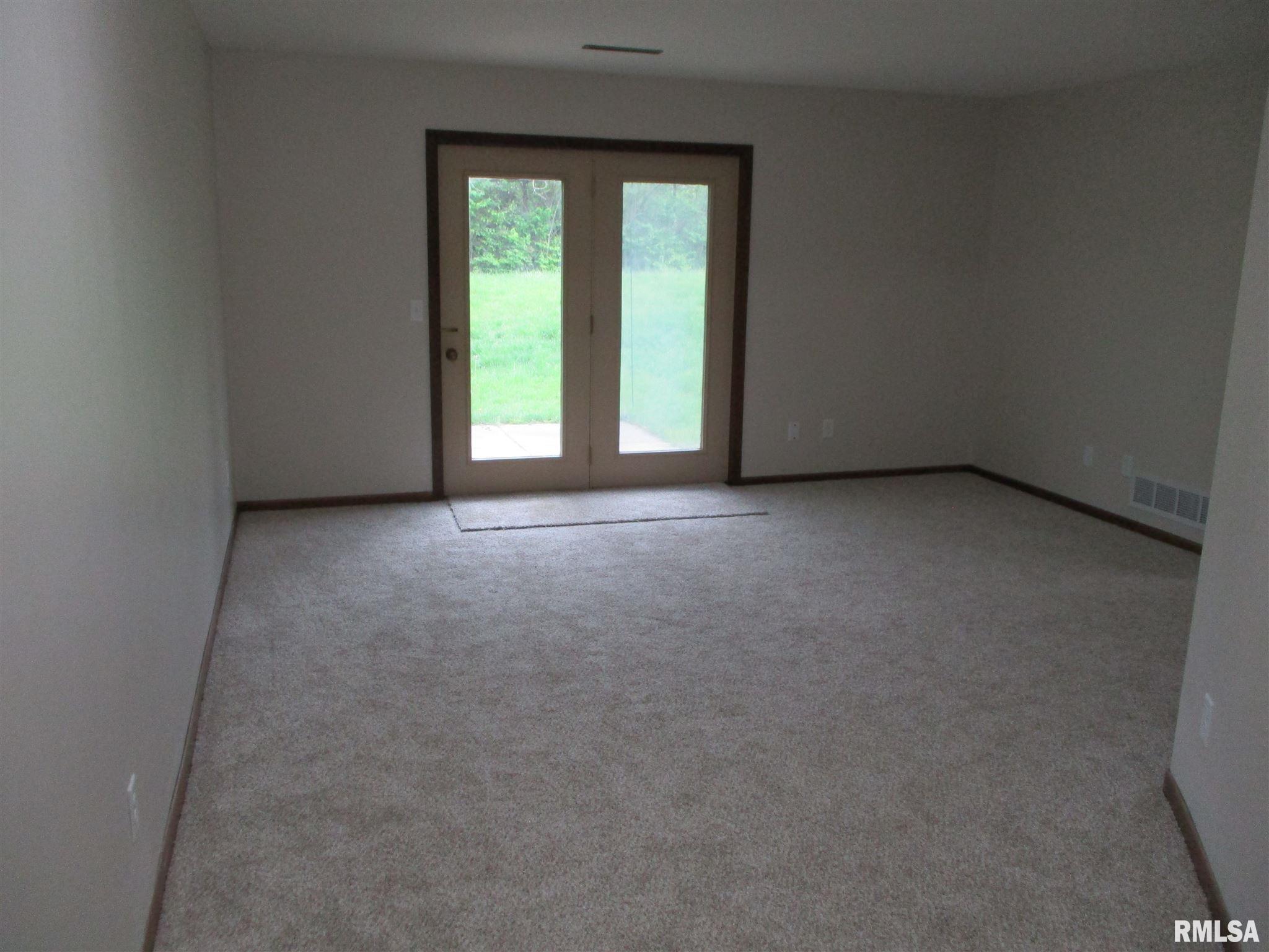 3810 Spring Street Davenport, IA 52807 - Photo 3 of 14 Gallery Image 3