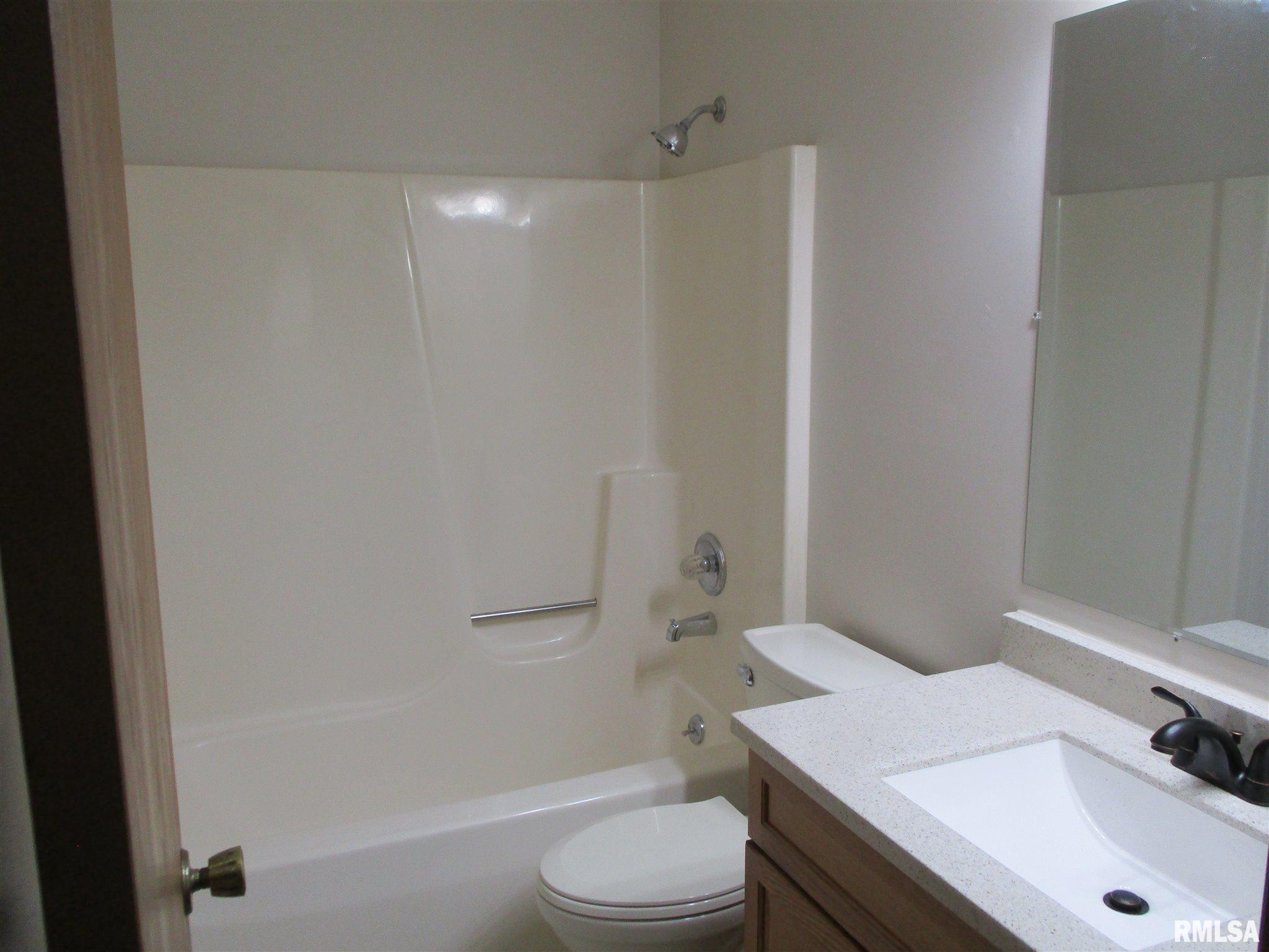3810 Spring Street Davenport, IA 52807 - Photo 6 of 14 Gallery Image 6