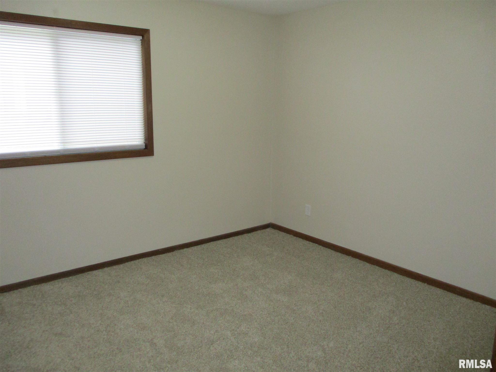 3810 Spring Street Davenport, IA 52807 - Photo 8 of 14 Gallery Image 8