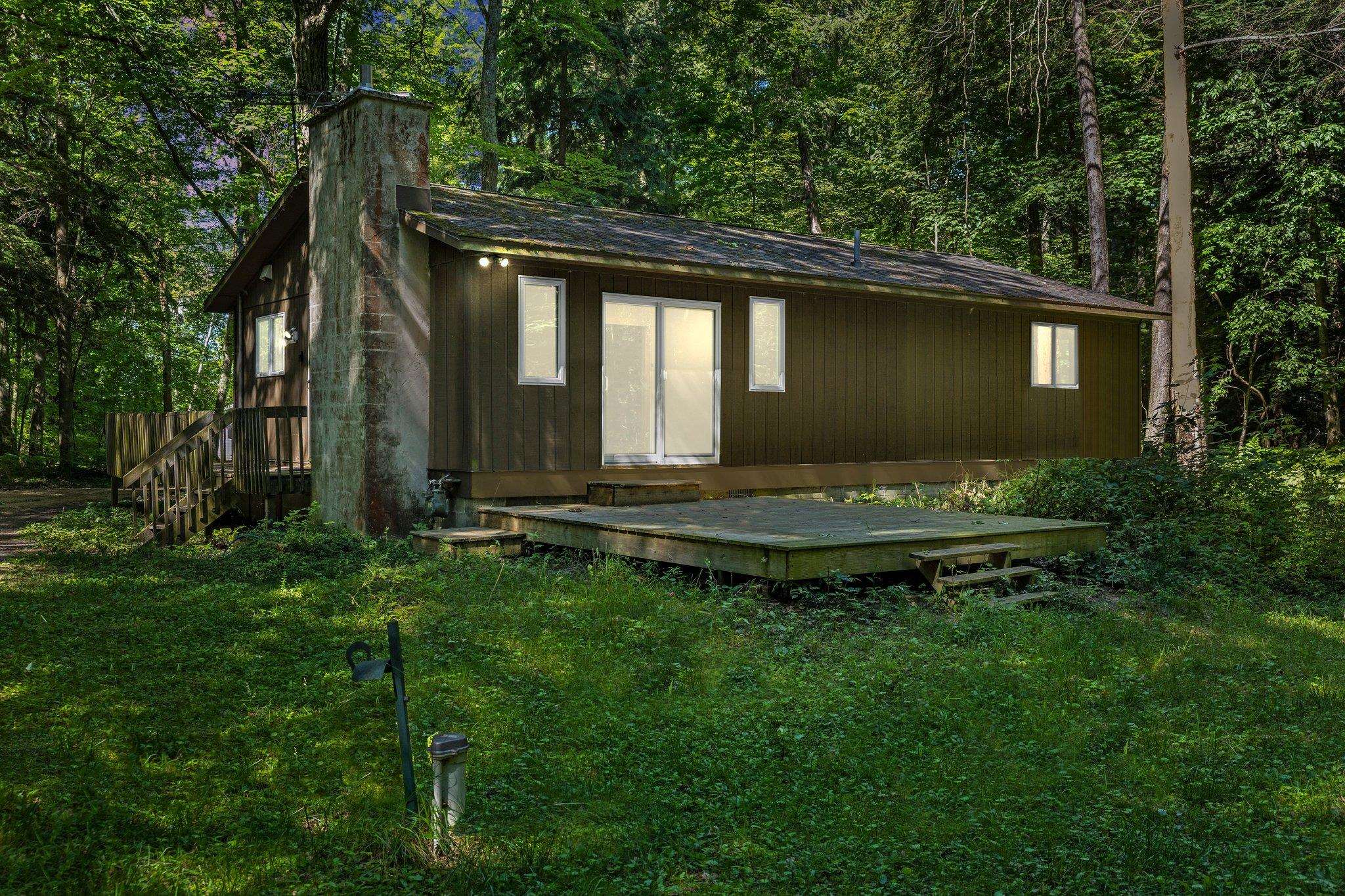 2823 Neahtawanta Road Traverse City, MI 49686 - Photo 30 of 33 1924458-421640fa-1b09-4daa-a573-d4008c9291ae.JPG