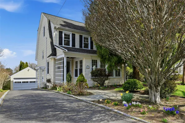 $1,749,000 | 151 Hillcrest Avenue, Manhasset, NY 11030