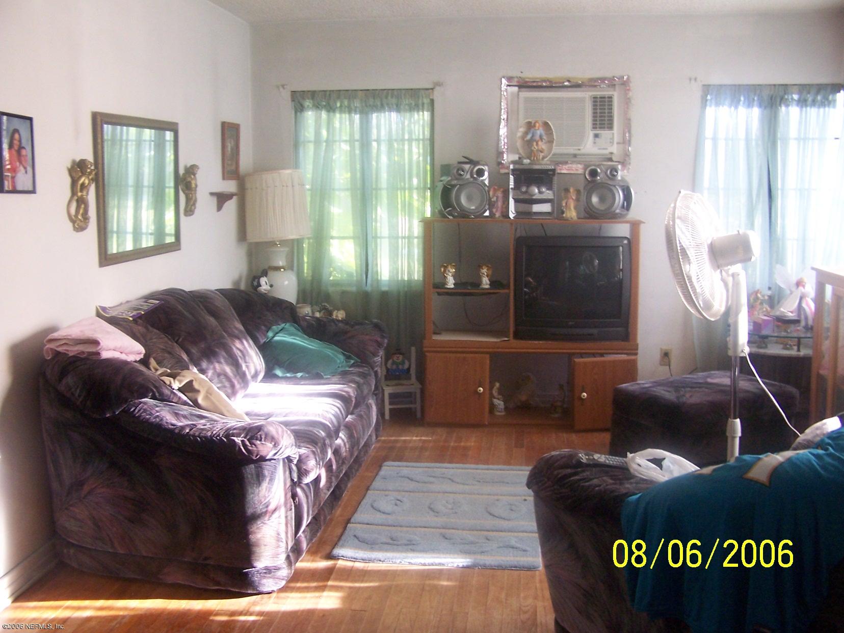 1672 Brangus Road Middleburg, FL 32068 - Photo 3 of 3 Family room