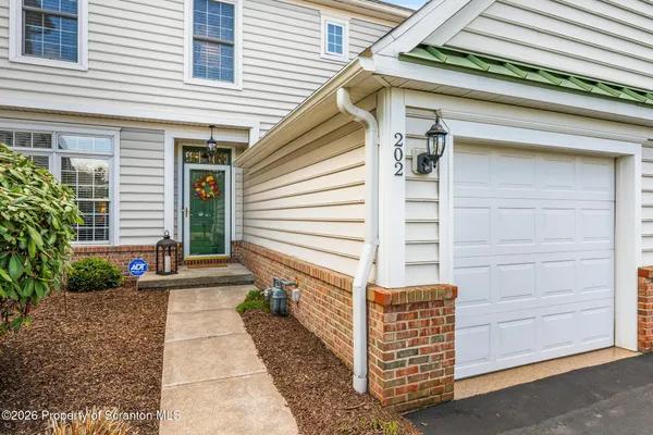 $489,000 | 202 Thackeray Cl, Moosic, PA 18507