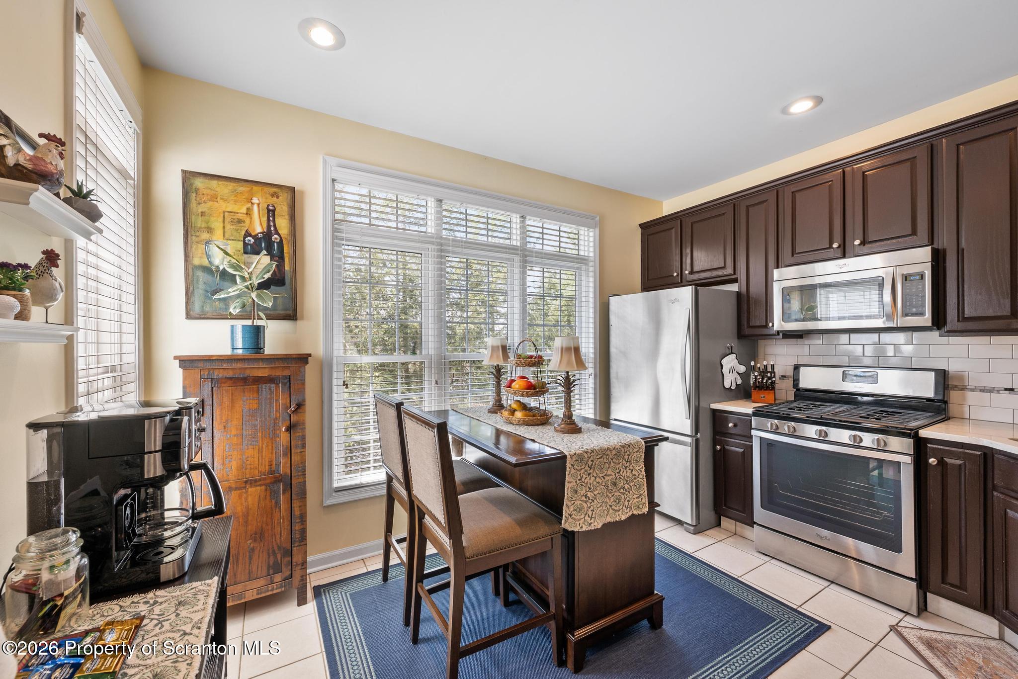 202 Thackeray Cl Moosic, PA 18507 - Photo 11 of 51 Eat In Kitchen