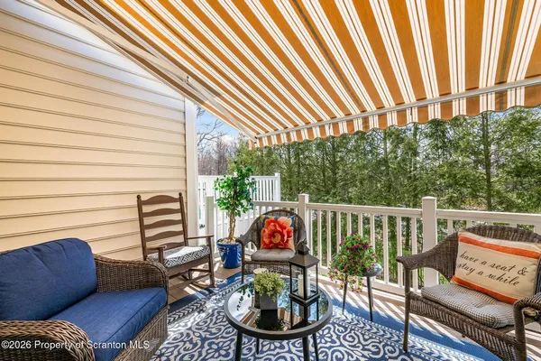 $489,000 | 202 Thackeray Cl, Moosic, PA 18507