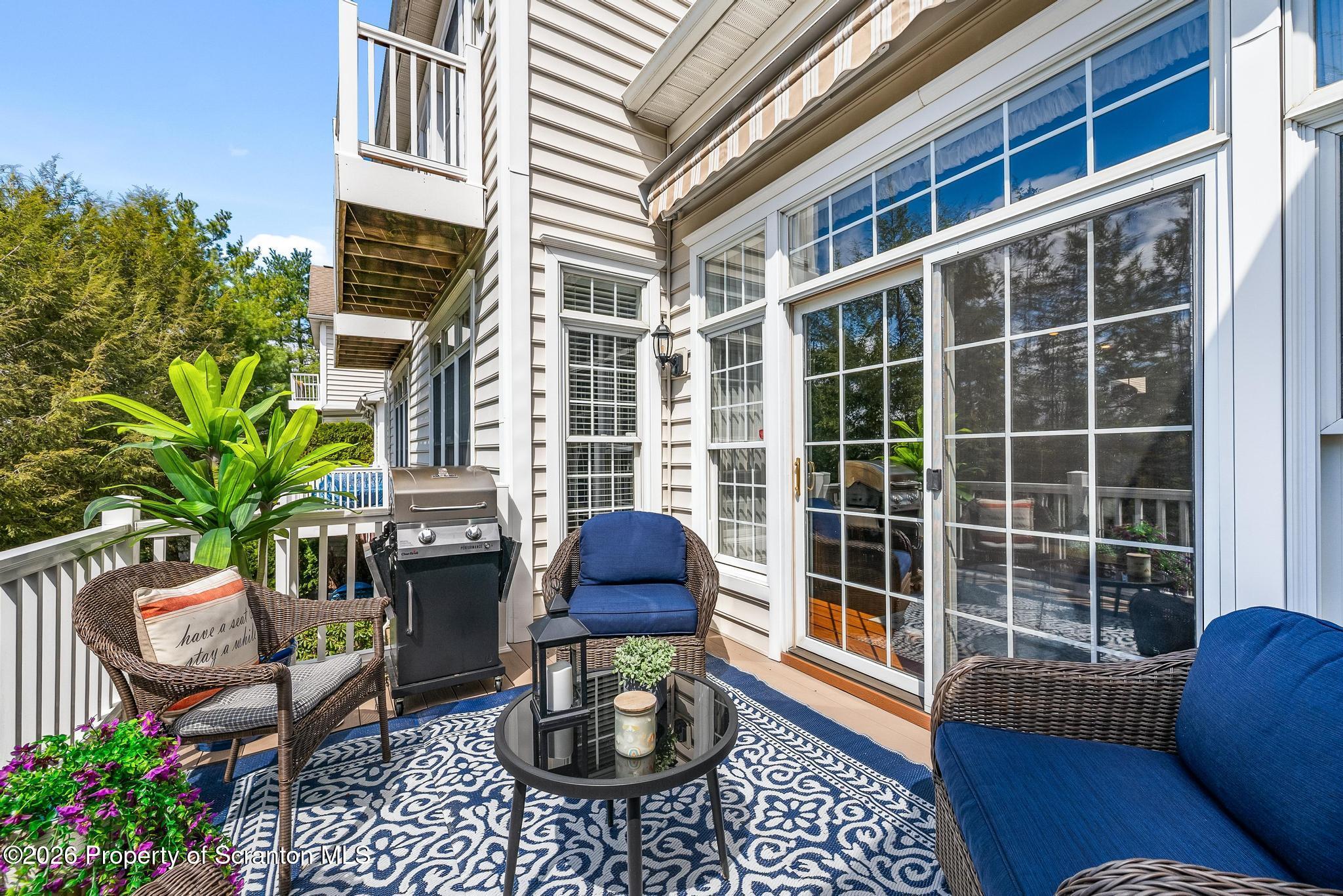 202 Thackeray Cl Moosic, PA 18507 - Photo 21 of 51 Main Level Deck