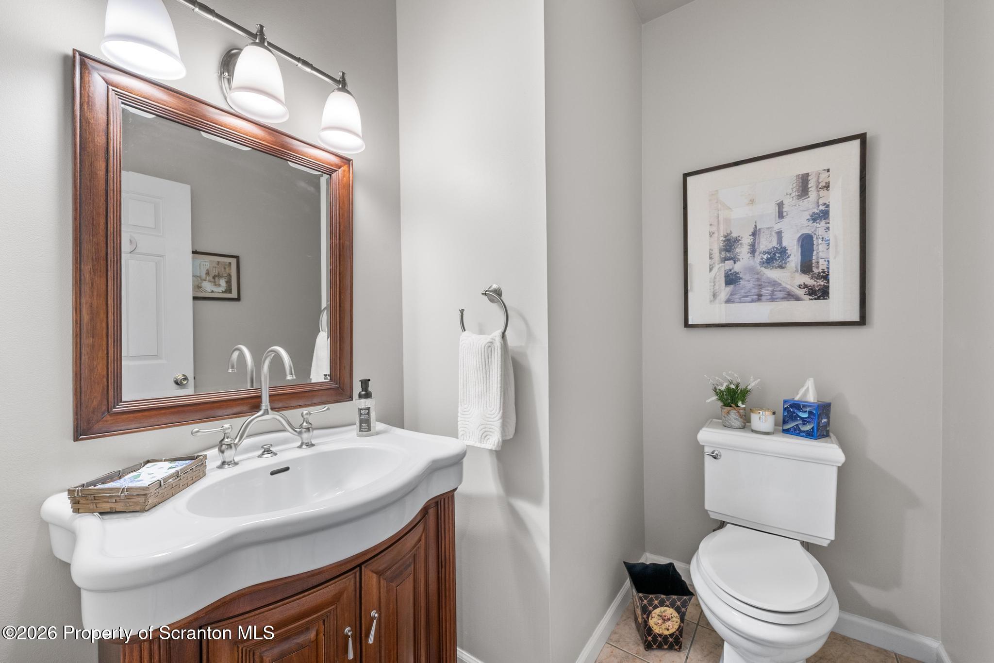 202 Thackeray Cl Moosic, PA 18507 - Photo 24 of 51 Main Level Powder Room