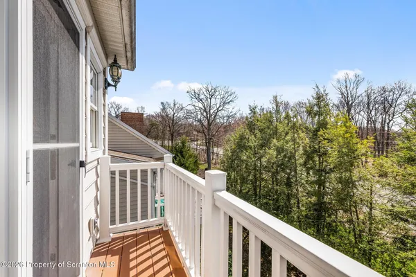 $489,000 | 202 Thackeray Cl, Moosic, PA 18507