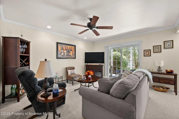 $489,000 | 202 Thackeray Cl, Moosic, PA 18507