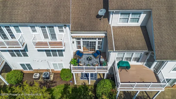 $489,000 | 202 Thackeray Cl, Moosic, PA 18507