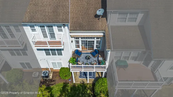 $489,000 | 202 Thackeray Cl, Moosic, PA 18507