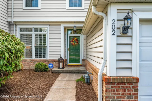 $489,000 | 202 Thackeray Cl, Moosic, PA 18507