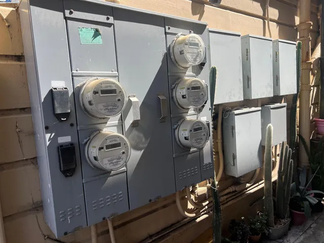 $948,000 | 1773-1775 McKinnon Avenue, San Francisco, CA 94124