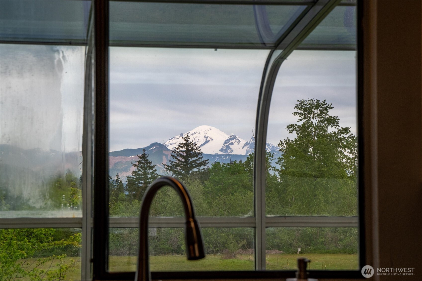 5698 Mission Road Bellingham, WA 98226 - Photo 15 of 40