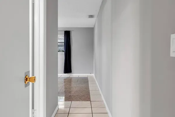 $2,100 | 915 South N Street, Lake Worth Beach, FL 33460