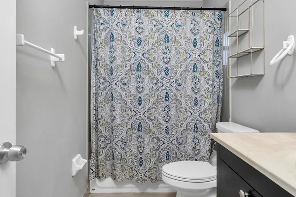 $2,100 | 915 South N Street, Lake Worth Beach, FL 33460