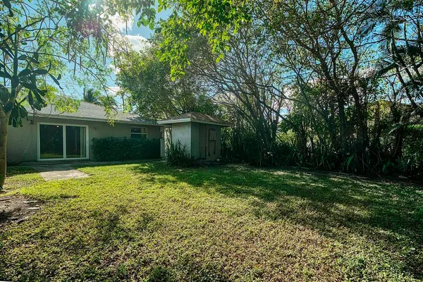 $2,100 | 915 South N Street, Lake Worth Beach, FL 33460