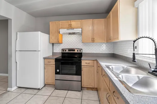 $2,100 | 915 South N Street, Lake Worth Beach, FL 33460