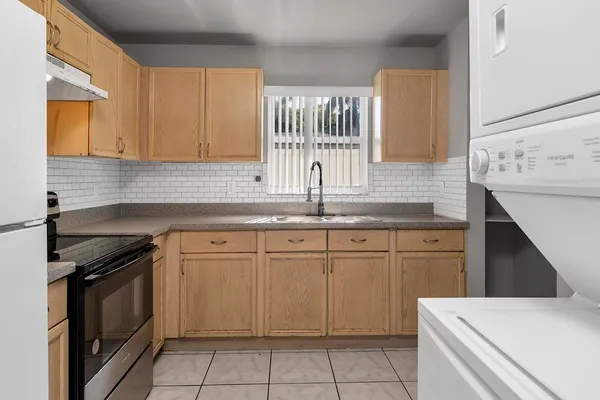 $2,100 | 915 South N Street, Lake Worth Beach, FL 33460