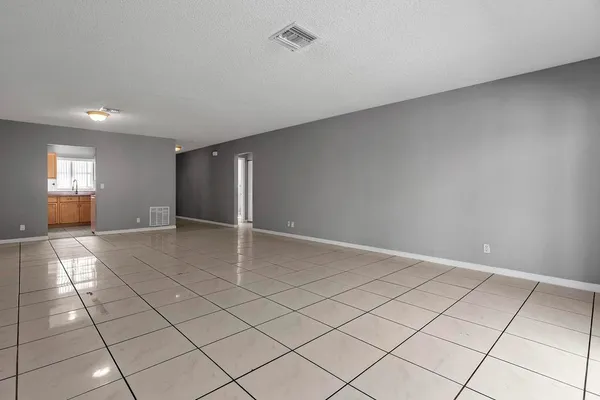 $2,100 | 915 South N Street, Lake Worth Beach, FL 33460
