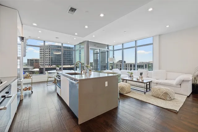 $1,075,000 | 501 West Avenue, Unit 804, Austin, TX 78701