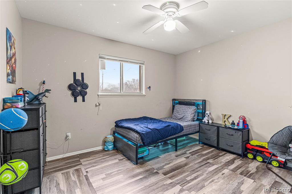 6429 North Beech Daly Road Dearborn Heights, MI 48127 - Photo 25 of 33