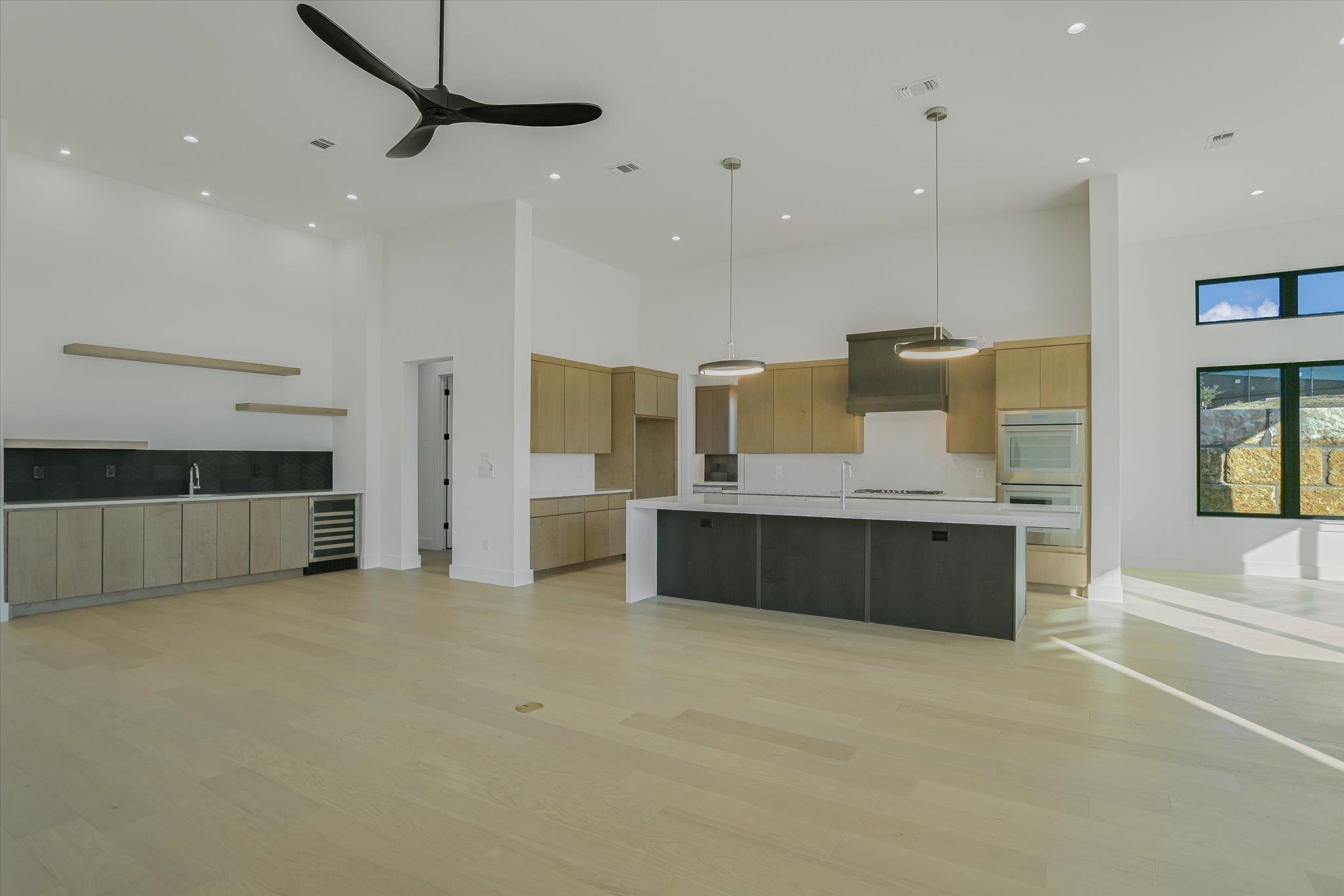105 Via Roma Court Horseshoe Bay, TX 78657 - Photo 7 of 36