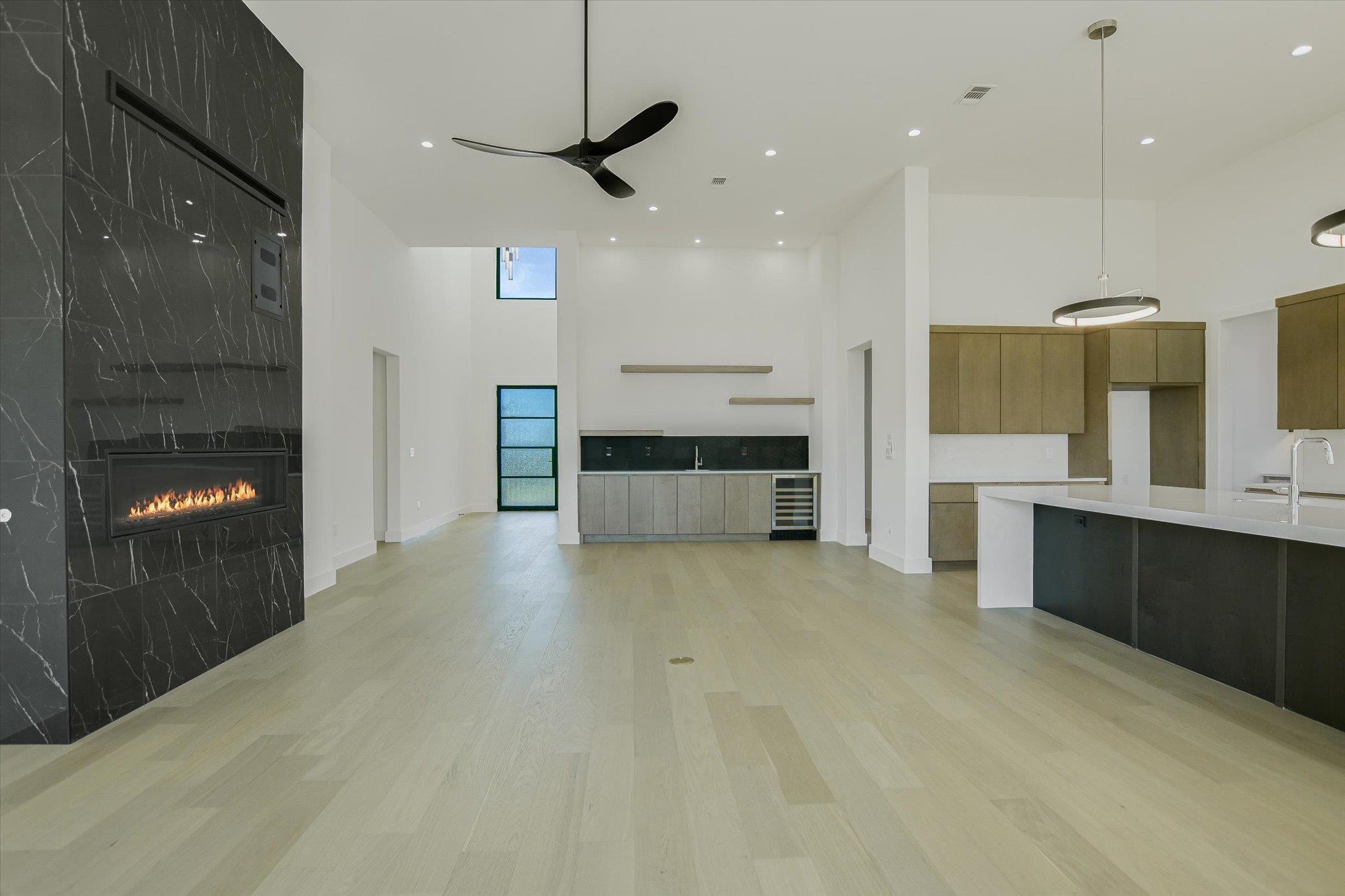 105 Via Roma Court Horseshoe Bay, TX 78657 - Photo 8 of 36