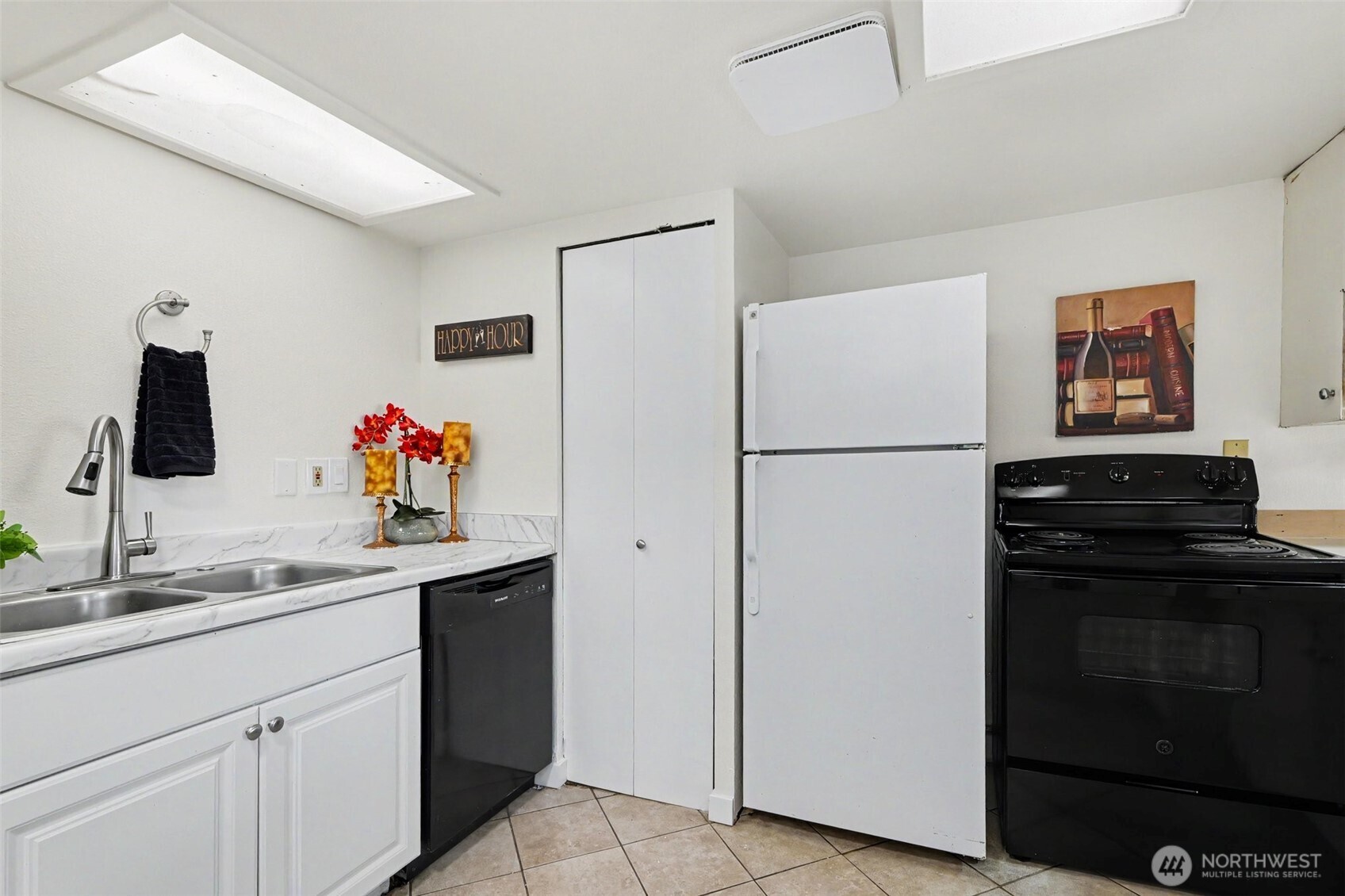 2618 Northeast 9th Street Renton, WA 98056 - Photo 10 of 27 Gallery Image 10