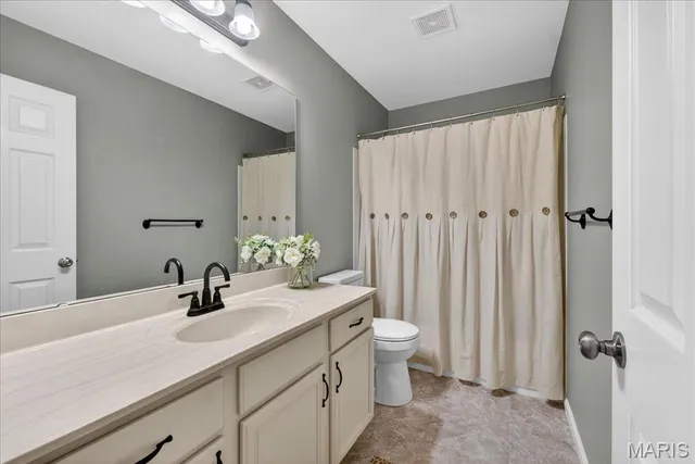 $535,000 | 7349 Wolf Lake Court, Fairview Heights, IL 62208