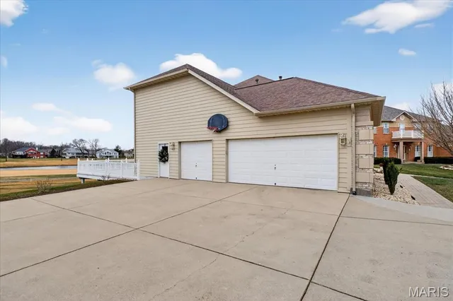 $535,000 | 7349 Wolf Lake Court, Fairview Heights, IL 62208