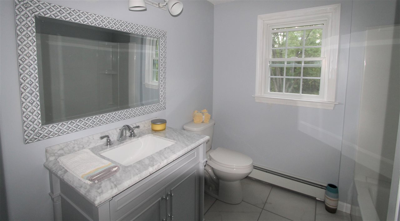18 Pond Road Derry, NH 03038 - Photo 23 of 34