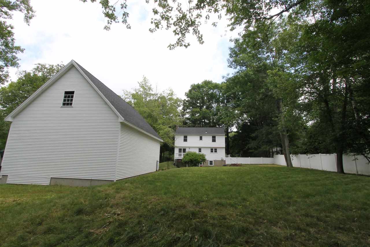 18 Pond Road Derry, NH 03038 - Photo 32 of 34