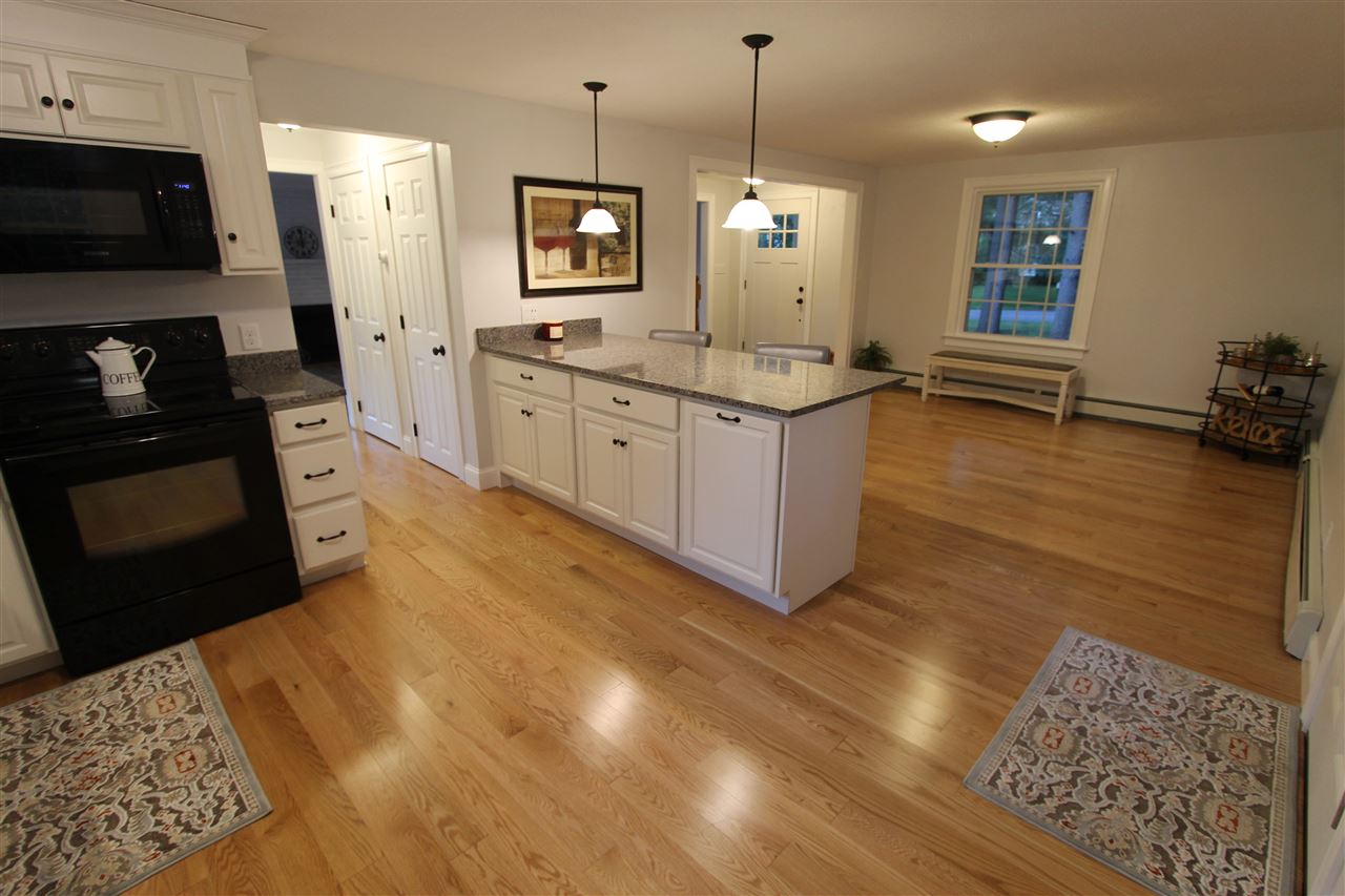 18 Pond Road Derry, NH 03038 - Photo 5 of 34