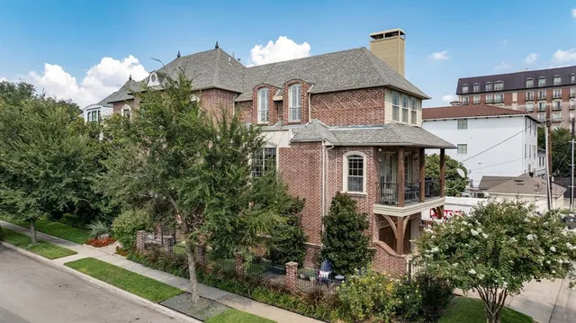 $1,060,000 | 4322 Throckmorton Street, Dallas, TX 75219