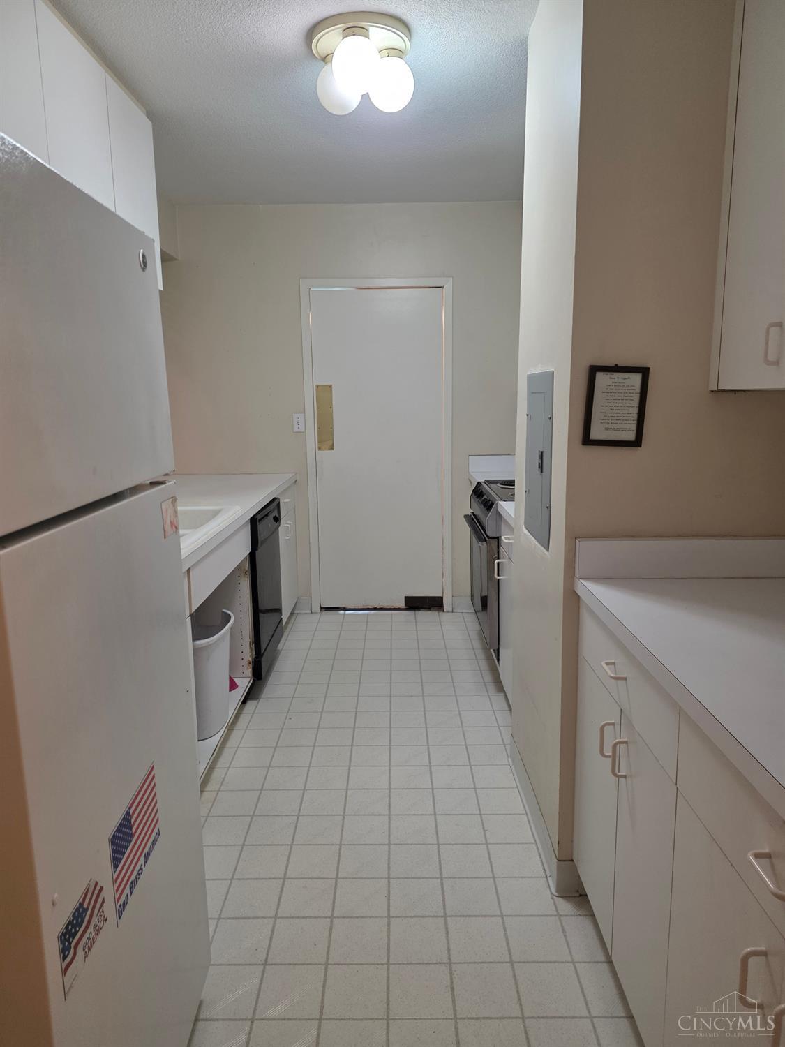 2444 Madison Road, Unit 210B Cincinnati, OH 45208 - Photo 14 of 39