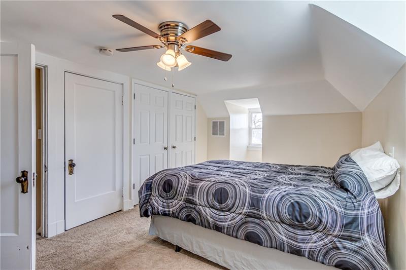 5863 Phillips Avenue Pittsburgh, PA 15217 - Photo 18 of 24