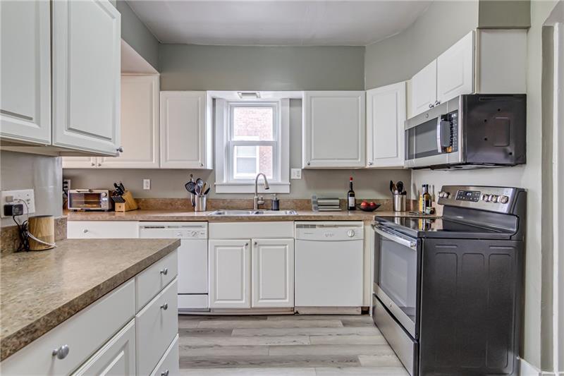 5863 Phillips Avenue Pittsburgh, PA 15217 - Photo 10 of 24