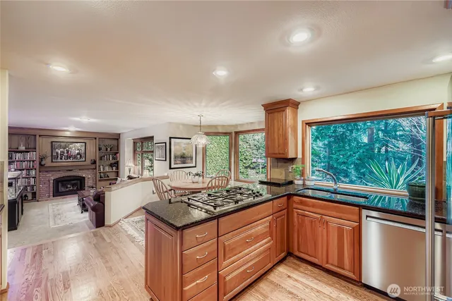 $1,900,000 | 6216 151st Avenue Southeast, Bellevue, WA 98006