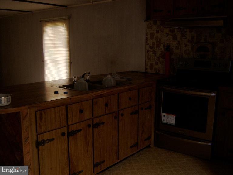 10800 Valley Road Berkeley Springs, WV 25411 - Photo 4 of 14 Kitchen