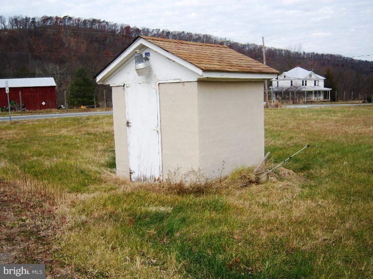 10800 Valley Road Berkeley Springs, WV 25411 - Photo 10 of 14 Storage Shed
