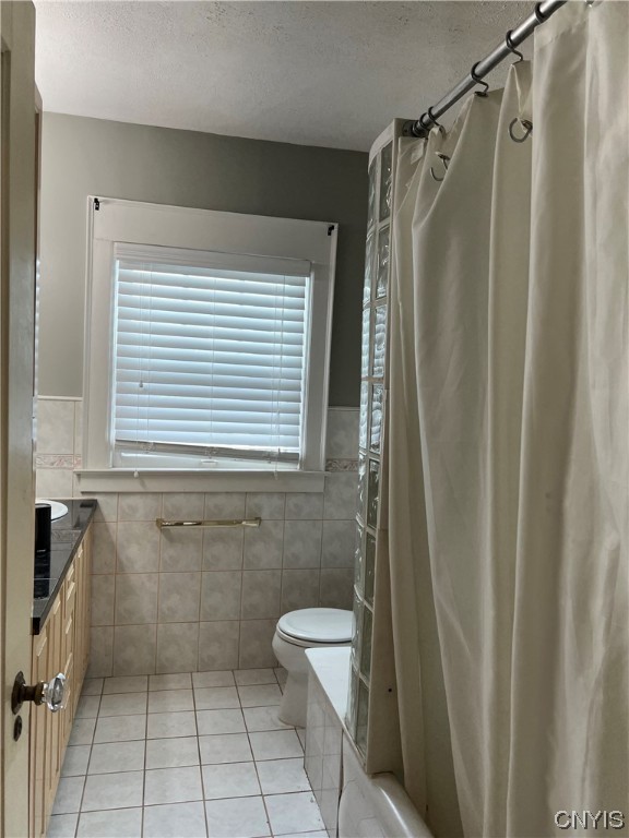 100 Hampton Road Syracuse, NY 13203 - Photo 27 of 46 second floor hall bath