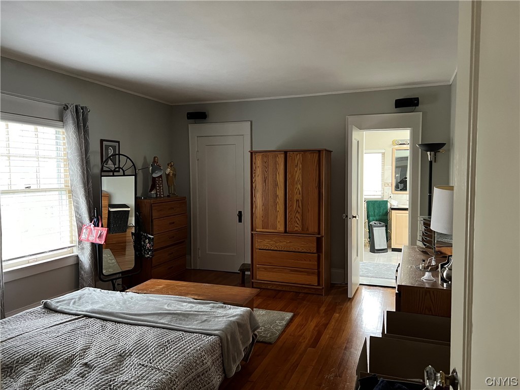 100 Hampton Road Syracuse, NY 13203 - Photo 29 of 46 master looking into bath