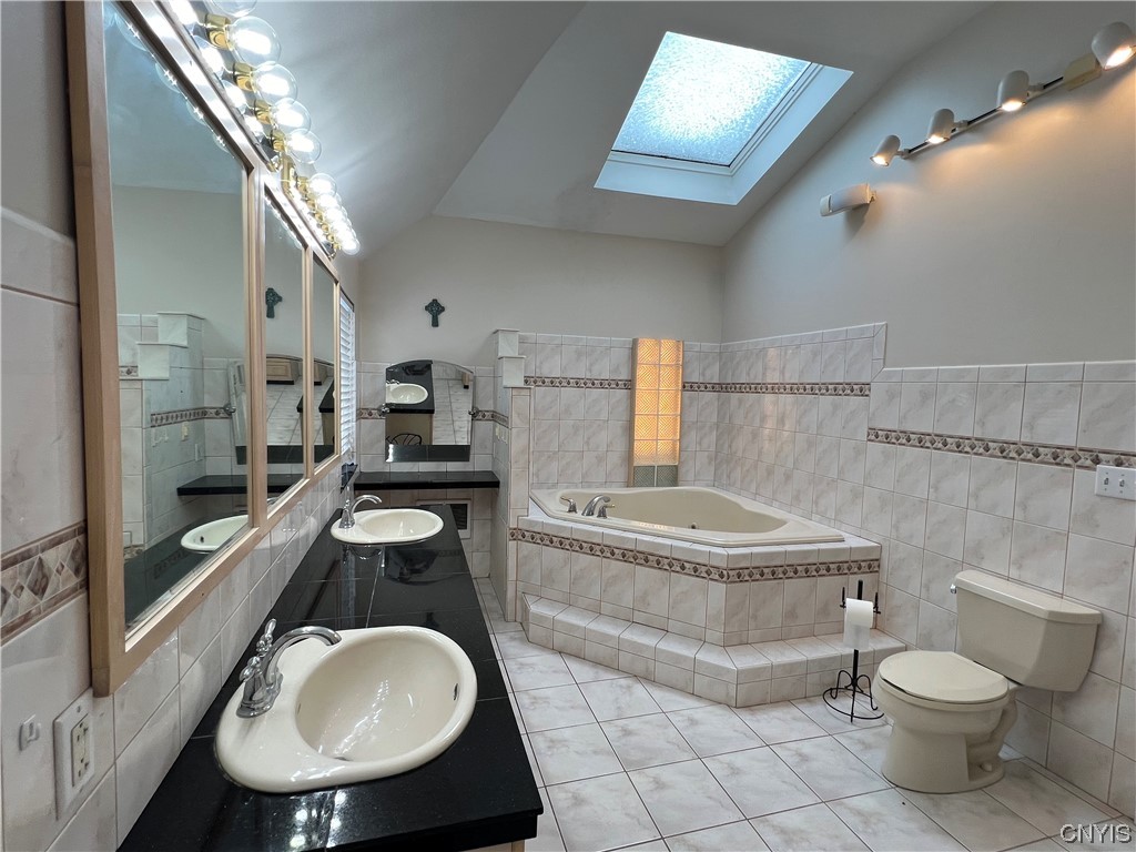 100 Hampton Road Syracuse, NY 13203 - Photo 32 of 46 master bath