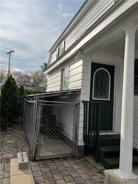 100 Hampton Road Syracuse, NY 13203 - Photo 6 of 46 Side entry and kennel