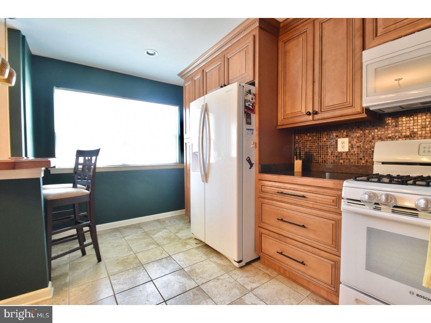 12401 Wyndom Road Philadelphia, PA 19154 - Photo 8 of 25 Gallery Image 8