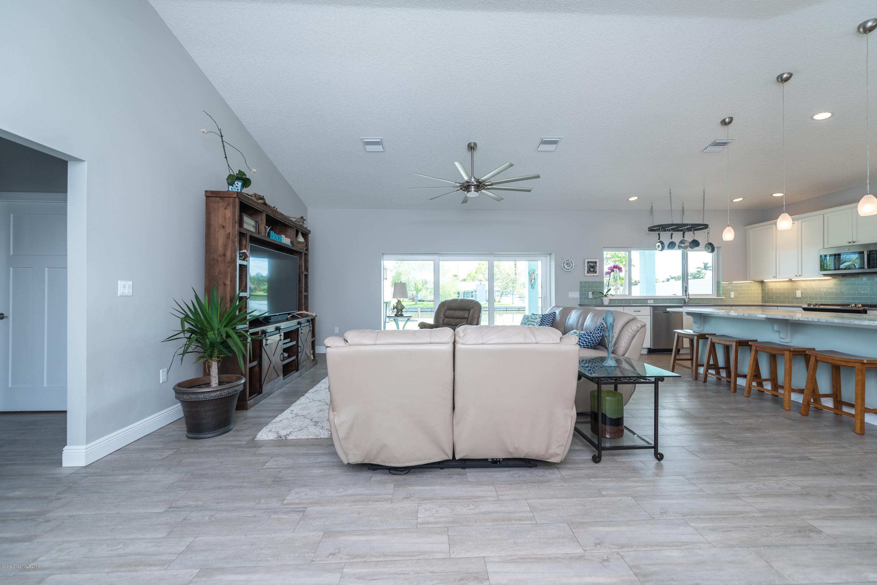 127 Deleon Road Cocoa Beach, FL 32931 - Photo 9 of 31 127DeLeon-75