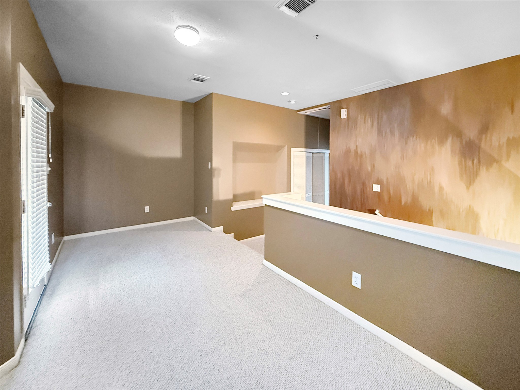 1263 West 17th Street Houston, TX 77008 - Photo 9 of 17 a view of livingroom with kitchen