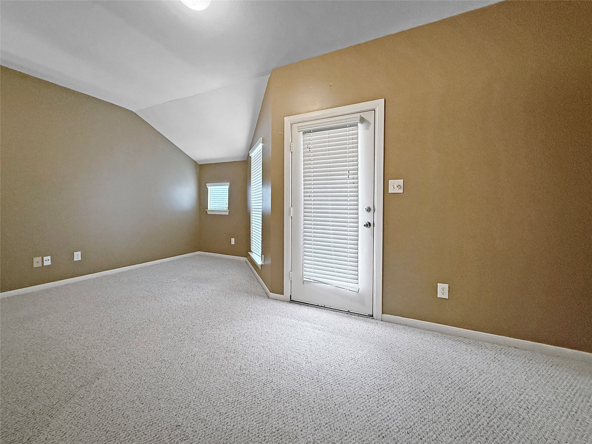 1263 West 17th Street Houston, TX 77008 - Photo 10 of 17 a view of empty room